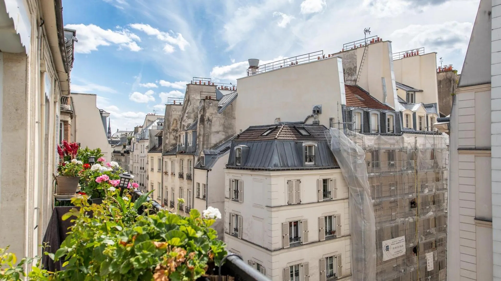Geranimus 36A : Heart Of Paris Apartment 0*,  France